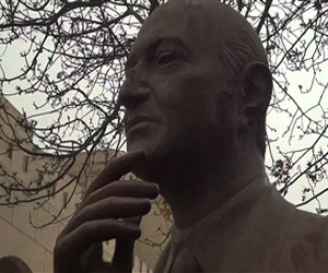   مصر اليوم - محافظة القاهرة: إعادة تمثال عبدالوهاب إلى ميدان باب الشعرية