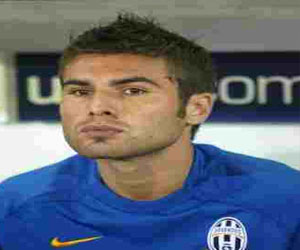   مصر اليوم - موتو لاعب فيورنتينا السابق مستعد للعودة اليه مرة اخري