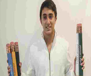   مصر اليوم - مراهق يجمع أكبر عدد من الأقلام الرصاص حول العالم