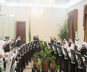   مصر اليوم - المجلس البلدي في المدينة المنورة يناقش سلامة الغذاء والدواء