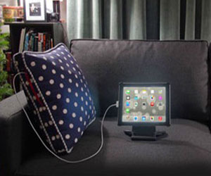   مصر اليوم - أول وسادة في العالم لشحن الهواتف والأجهزة الذكية من أي مكان ودون عناء