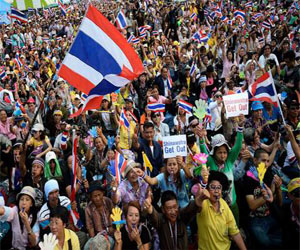   مصر اليوم - مسيرة حاشدة فى بانكوك لحشد التأييد لخطة شل الحياة الاسبوع المقبل