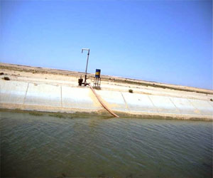   مصر اليوم - قلة المياه وراء إرتفاع نسبة الملوحة في ترعة الحمام في مطروح