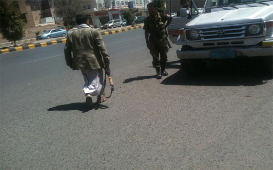   مصر اليوم - مقتل 30 شخصًا في اشتباكات عنيفة بين الحوثيين وقبائل آل الأحمر