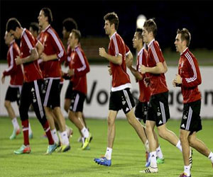   مصر اليوم - بايرن ميونخ يتدرب في الدوحة وسط حضور كبير