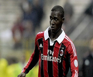 مصر اليوم - غابرييل وفيرجارا لاعبي الميلان في طريقهما الى البرتغال