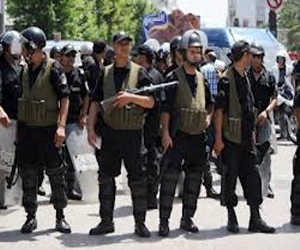   مصر اليوم - مواجهات بين الشرطة ومتظاهرين في ولاية القصرين في تونس