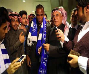   مصر اليوم - استقبال حافل للبرازيلي ديجاو مدافع الهلال بعد وصوله إلى السعودية