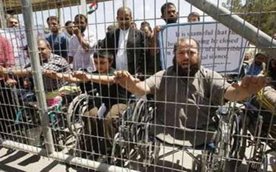 مصر اليوم - معاقو وجرحى غزَّة يطالبون برفع الحصار وفتح معبر رفح بشكل دائم