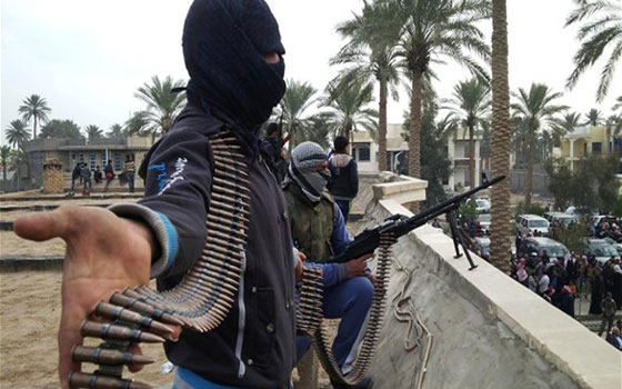   مصر اليوم - داعش يهدّد الفلوجة والمالكي يعلن عن سقوط مروحية ومقتل طاقمها