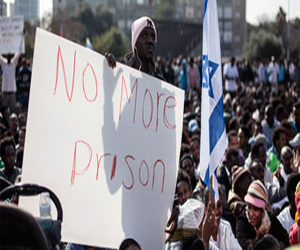 مصر اليوم - مهاجرون أفارقة يتظاهرون خارج الكنيست الإسرائيلية