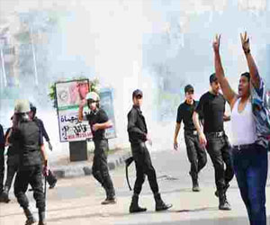   مصر اليوم - فض تظاهرة مندِّدة بمحاكمة مرسي في المنصورة