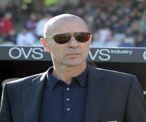   مصر اليوم - بالارديني بديلاً للمدرب المُقال بيولي في بولونيا