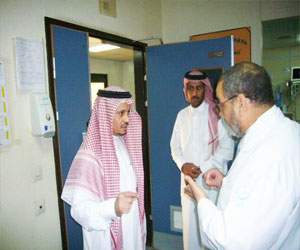   مصر اليوم - مدير صحة عسير يتفقد سير العمل في مستشفى خميس مشيط العام