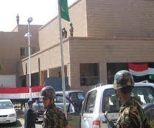   مصر اليوم - الأجهزة الأمنية اليمنية تشدد إجراءات الحماية للمنشآت العامة