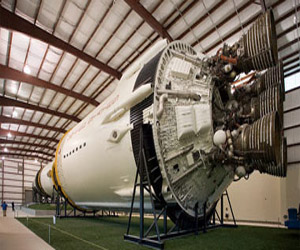   مصر اليوم - إطلاق مركبة فضائية من أميركا اليوم بعد تأجيل بسبب انفجار شمسي