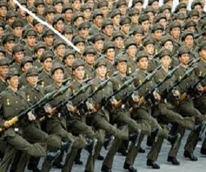 مصر اليوم - جندي احتياطي في الجيش الكوري يحاكم لغسله بندقية