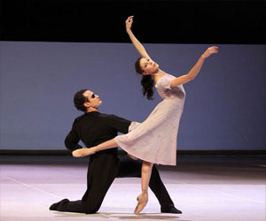   مصر اليوم - راقص البالية الأميركي دافيد هولبرج ينضم لفرقة البولشوى الروسية