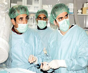   مصر اليوم - قليل من الجراحين على دراية بأسعار الأجهزة الطبية التي تزرع في جسم المريض