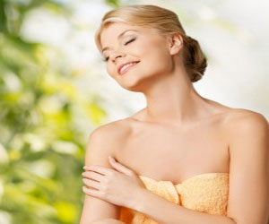 مصر اليوم - خلطات زيت اللوز المرّ للوجه والجسم