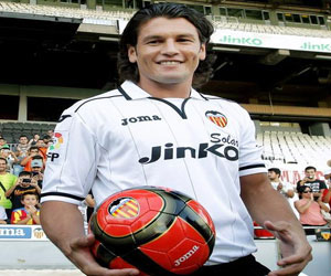   مصر اليوم - فالديز يعتذر لجماهير الإمارات عن حركته غير الاخلاقية