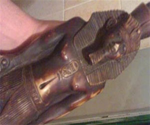   مصر اليوم - ضبط تمثال أثري بحوزة خمسة أفراد في مصر