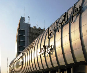   مصر اليوم - إجراءات أمنية مشددة في المطار تحسبًا لتظاهرات الإخوان