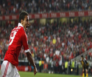   مصر اليوم - بنفيكا يفكر في بيع مهاجمه خلال موسم الإنتقالات