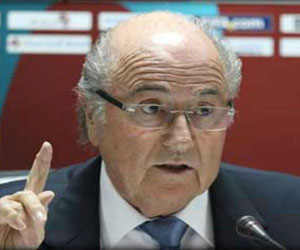   مصر اليوم - بلاتر يعزي الجزائر في وفاة المدافع الشهير زيتوني