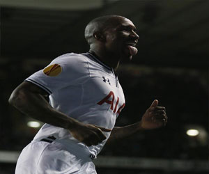   مصر اليوم - ديفو مهاجم توتنهام سينتقل إلى تورونتو الأميركي