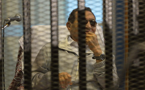   مصر اليوم - رئيس المخابرات العامّة يشهد في محاكمة القرن السبت