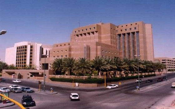 مصر اليوم - مدينة الأمير سلطان الطبية العسكريّة تعالج أورام الدماغ بالأشعة