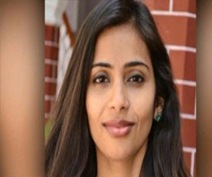   مصر اليوم - عودة الدبلوماسية الهندية التي طردتها الولايات المتحدة لبلادها