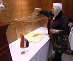   مصر اليوم - الاستفتاء على الدُّستور يُؤجِّل احتفال محافظة أسوان بعيدها القومي