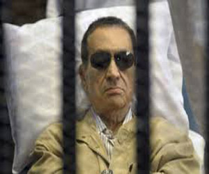   مصر اليوم - جنايات القاهرة تؤجِّل محاكمة مبارك حتى 8 شباط