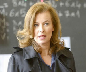   مصر اليوم - السيدة الفرنسية الأولى في المستشفى بعد تقارير عن علاقة هولاند بممثلة