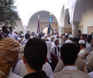   مصر اليوم - أهالي مدينة بنغازي يحيون ذكرى مولد الرسول الكريم