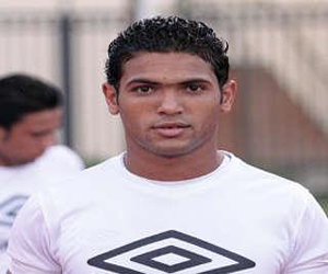   مصر اليوم - أسامة عزب لاعب المصري في أهلي طرابلس الليبي مقابل 230 ألف دولار