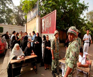   مصر اليوم - تزايد الإقبال في لجان البحر الأحمر قبل غلق الصناديق