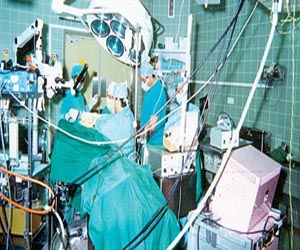   مصر اليوم - نجاح أول عملية لزراعة الكلي بنيجيريا