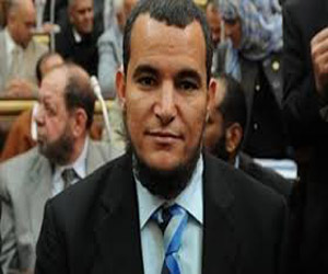   مصر اليوم - برلمانى سابق يؤكد أنَّ الأمنَّ صخرة صلّبة يتحطم عليها أعداء الوطن