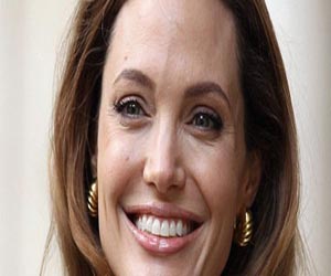   مصر اليوم - أنجيلينا جولى تستعد للزواج باتباع نظام غذائى يعرف باسم مارشمالو