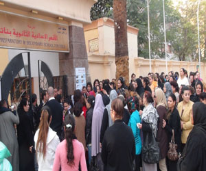   مصر اليوم - لجان الأقصر تفتح أبوابها ودوريَّات مكثَّفة في الشوارع