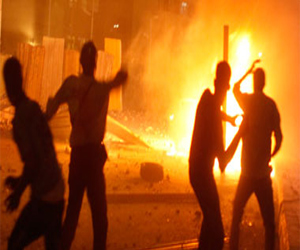 مصر اليوم - إصابّة مأمور قسم خلال الاشتباكّات مع إخوان سوهاج