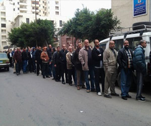   مصر اليوم - محافظ البحر الأحمر يُشكل غرفة عمليات لمتابعة الاستفتاء