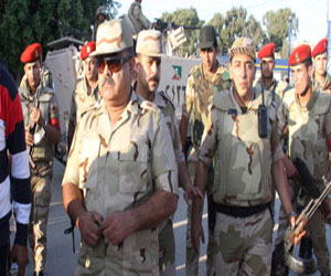 مصر اليوم - قائد الجيش الثاني الميداني يتفقد لجان الاستفتاء في دمياط