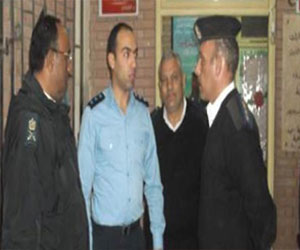   مصر اليوم - مساعد مدير أمن البحر الأحمر يتفقد لجان القصير