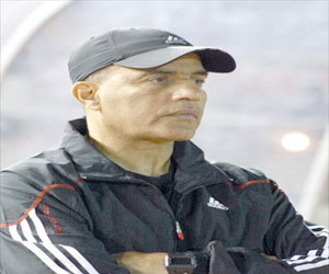   مصر اليوم - الكاميروني دي سوزا يفشل في إقناع مدرب الوداد