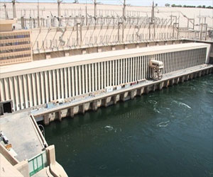   مصر اليوم - ثبات منسوب مياه النيل أمام السد العالي