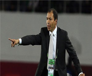   مصر اليوم - مدرب مونتيري المكسيكي ينتقد اللعب في منتصف النهار